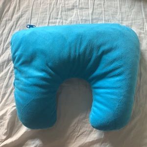 Reversible travel pillow. ❤️